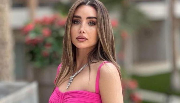 هنا الزاهد تحتفل بالعام الجديد 2026 في باريس وتشارك متابعيها صورًا من إقامتها