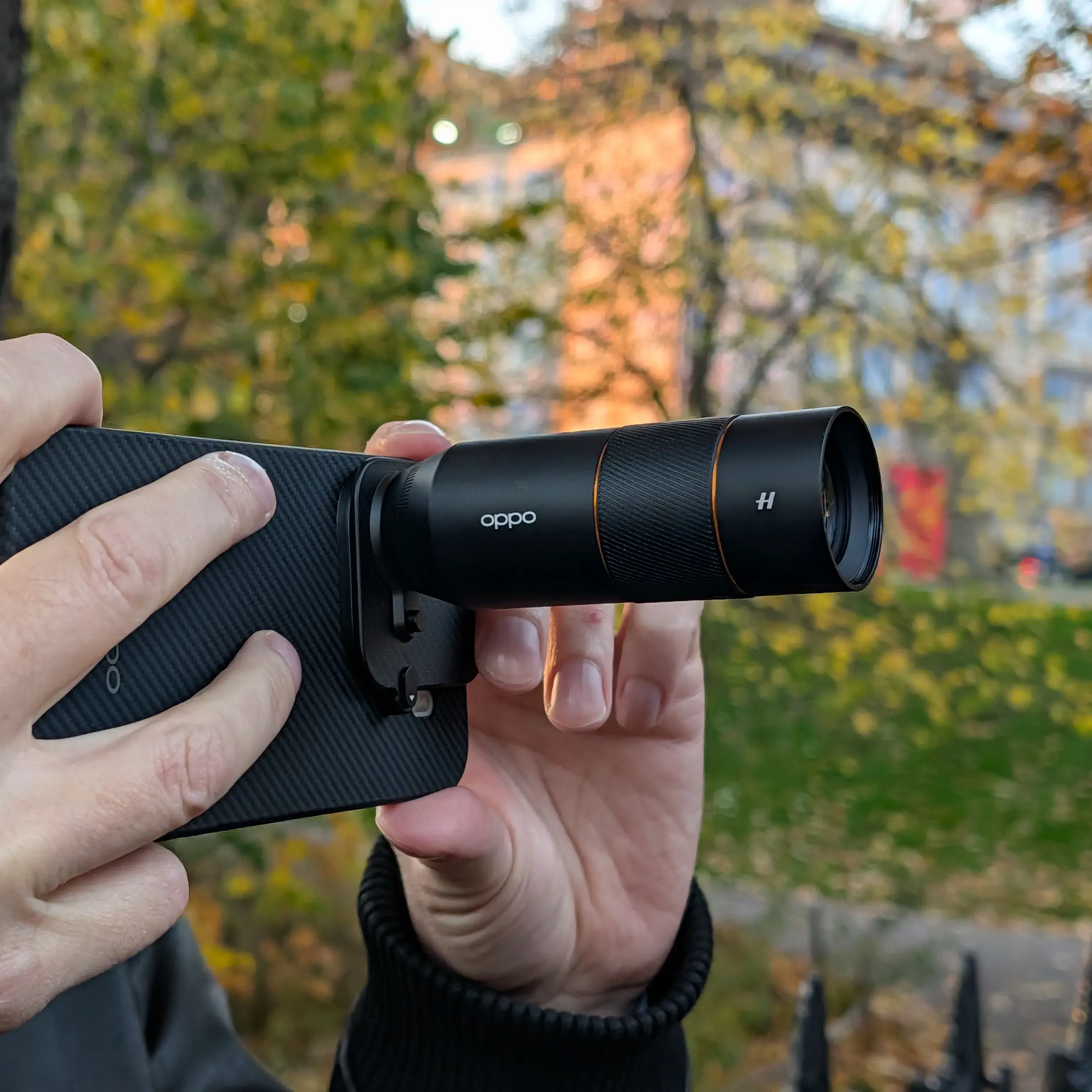 مقارنة بين Oppo Find X9 Pro و Samsung Galaxy S25 Ultra من حيث التصميم والمواصفات والكاميرات