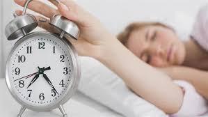 نوم هادئ ومريح في غرفة مظلمة