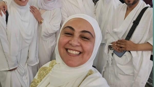 دعاء فاروق ودعاء عامر داخل الحرم الشريف أثناء أداء مناسك العمرة