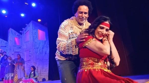 ميرنا وليد ومصطفى شوقي يفتتحان عرض "ابن الأصول" على خشبة مسرح ميامي