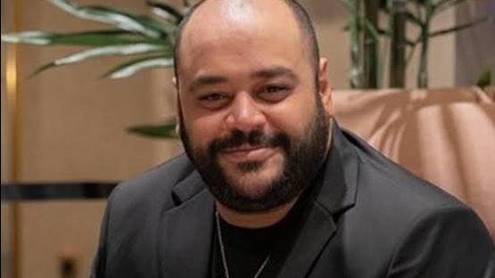 محمد ممدوح يتحدث عن منى زكي في برنامج رايح ولا جاي