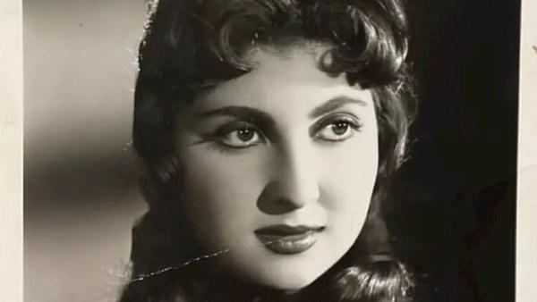 نادية الجندي في العشرينيات من عمرها في صورة نادرة من بداياتها الفنية.