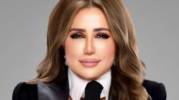 الإعلامية عبلة سلامة خلال تقديم برنامجها