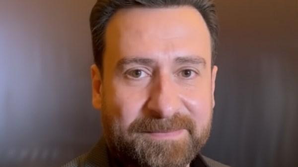 نضال الشافعي يعلن وفاة والدته ويكشف موعد صلاة الجنازة ودفنها بطريق الواحات