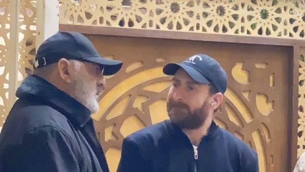 إسماعيل فرغلي يواسي نضال الشافعي خلال عزاء والدته بمسجد الحامدية الشاذلية