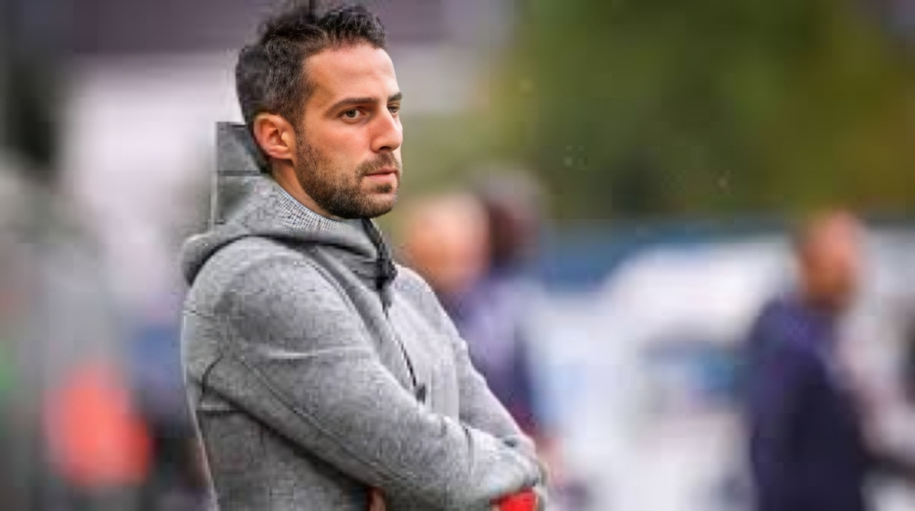 المدير الفني يانيك فيريرا خلال تدريبات الزمالك في معسكر العاصمة الإدارية