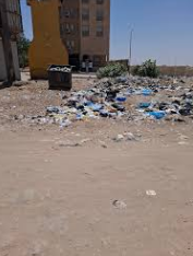 اكتظاظ القمامة ومرابط الدواب في شوارع المحمودية بأسوان