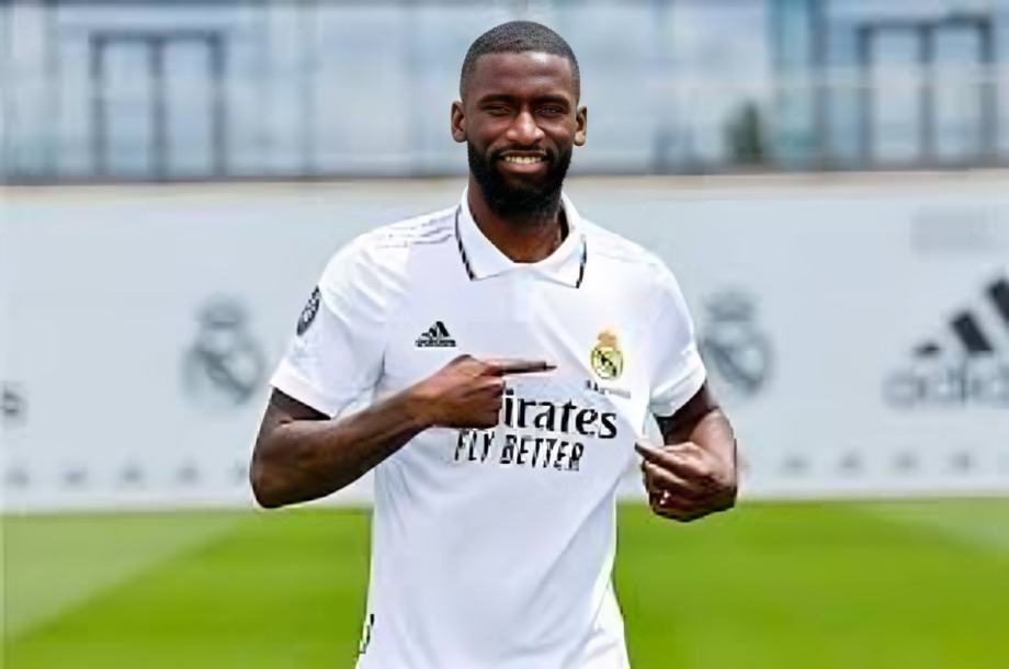 المدافع أنطونيو روديجر خلال مباراة مع ريال مدريد في دوري أبطال أوروبا
