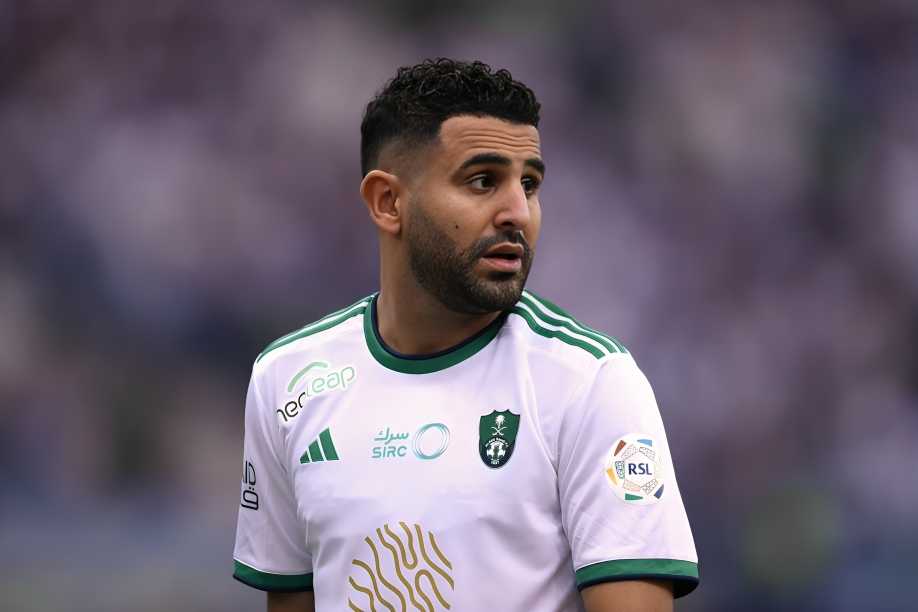رياض محرز بقميص أهلي جدة