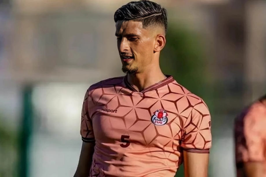 صلاح الدين مصدق مدافع الزمالك خلال التدريب.