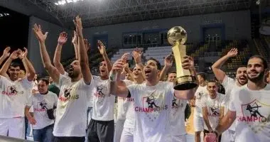 نادي الزمالك يقترب من حسم ملف المدير الفني الجديد لفريق كرة اليد وسط تغييرات كبيرة في قائمة اللاعبين.
