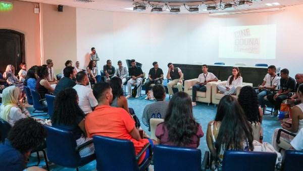 برنامج سيني جونة للمواهب الناشئة في مهرجان الجونة السينمائي لدعم صناع الأفلام الشباب