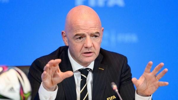 جياني إنفانتينو رئيس فيفا خلال حديثه عن مستقبل كأس العالم وإمكانية زيادة عدد المنتخبات المشاركة.