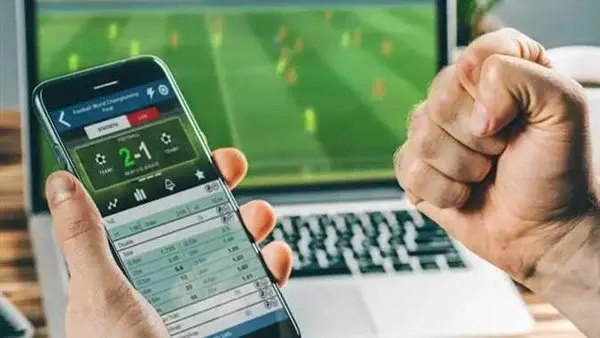 تأجيل محاكمة المتهمين في قضية تطبيق 1xBet للمراهنات الإلكترونية
