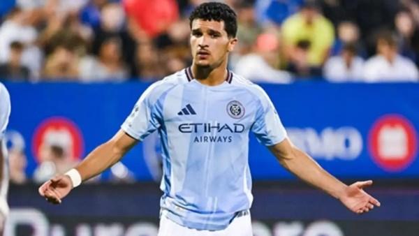 منصف بقرار مهاجم دينامو زغرب المرشح للانضمام إلى النادي الأهلي خلال فترة الانتقالات الصيفية.
