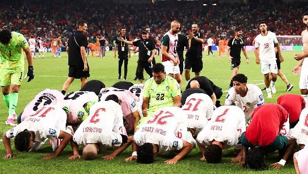 إسماعيل الزيتوني يؤكد طموح المغرب في كأس العالم 2026 ويشيد بياسين بونو ويعلق على المقارنة مع عصام الحضري.