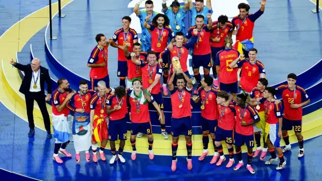 منتخب إسبانيا يتوج بكأس العالم 2026 بعد الفوز على الأرجنتين