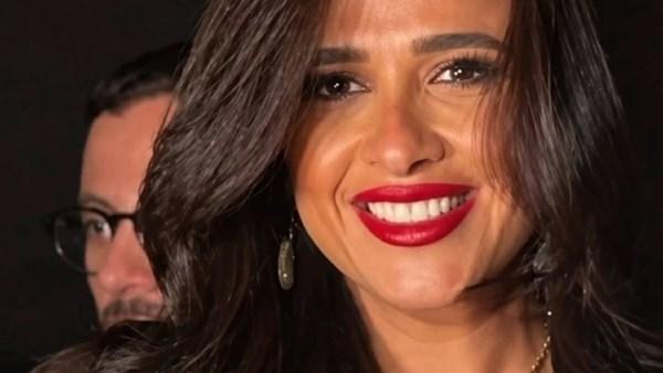 ياسمين عبد العزيز خلال العرض الخاص لفيلم خلي بالك من نفسك في الكويت