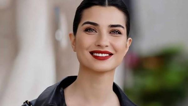 توبا بويوكستون تتحدث عن الشعر والذكريات خلال ظهورها في برنامج إيميل أوزوغور