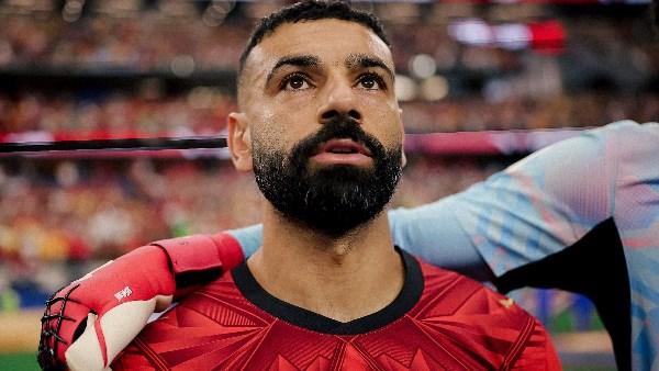 محمد صلاح نجم منتخب مصر وسط تقارير اهتمام أندية الدوري التركي بالتعاقد معه.