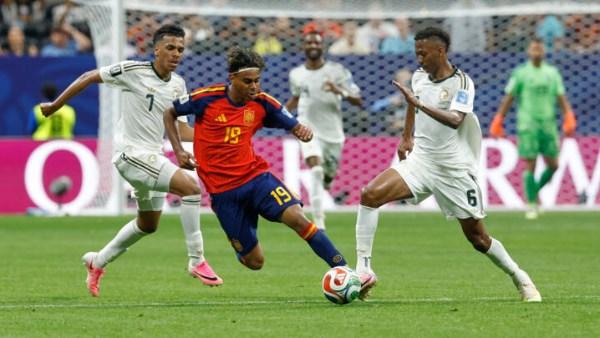 ميكيل أويارزابال يسجل هدف تقدم إسبانيا أمام النمسا في دور الـ32 من كأس العالم 2026.
