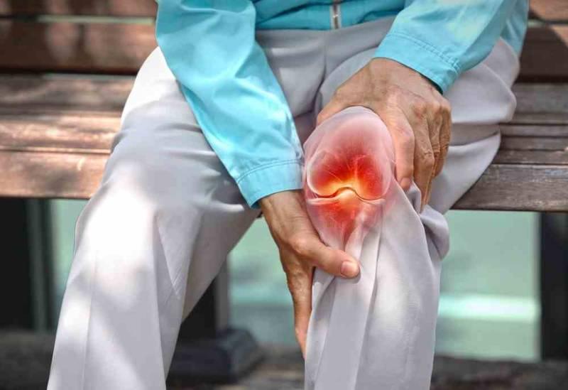 علاج خشونة الركبة في الجيزة مع الدكتور أحمد عثمان باستخدام العلاج الطبيعي والتأهيل الحركي