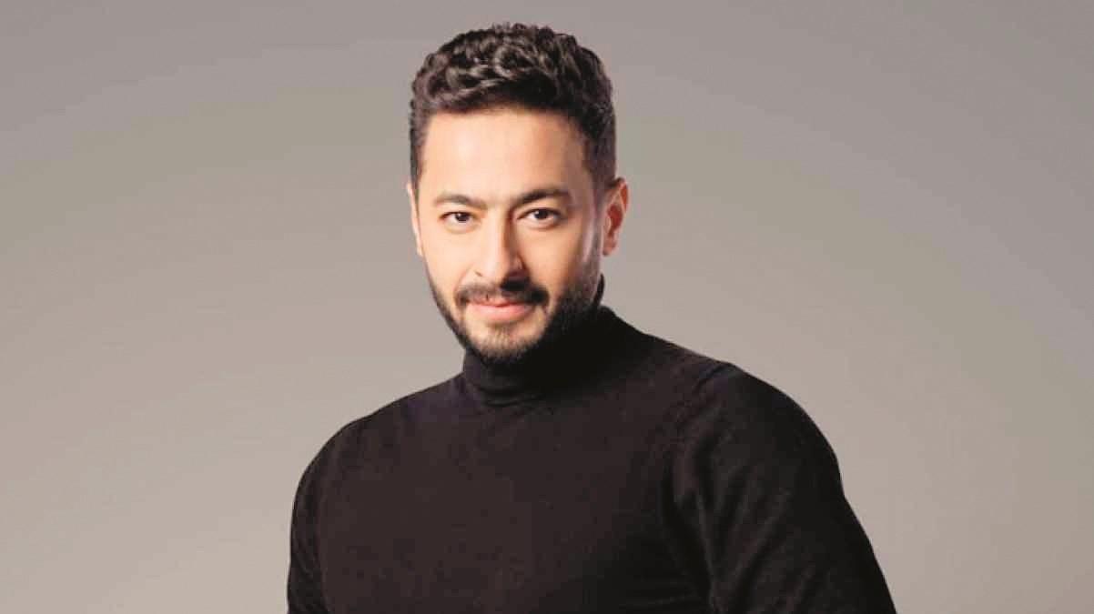 حمادة هلال يستعد لحفله في دبي وسط احتفالات الجمهور المصري بالمنتخب