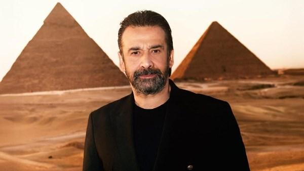 كريم عبدالعزيز يحتفل بنجاح فيلم 7Dogs وتصدره قائمة أعلى الأفلام إيرادًا في تاريخ السينما المصرية.