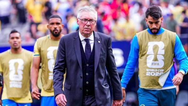 كارلو أنشيلوتي المدير الفني لمنتخب البرازيل خلال تصريحاته بعد الخروج من كأس العالم 2026 وتمسكه بمشروع السيليساو.