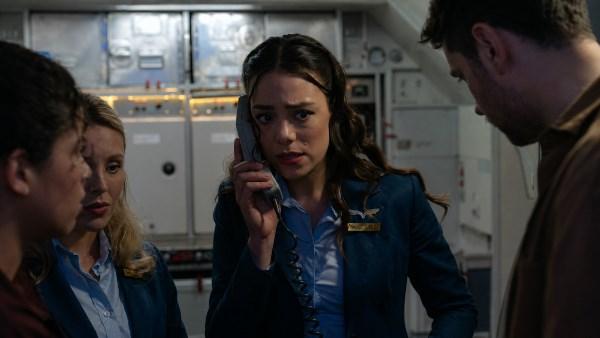 فيلم Black Box What Happened to Flight 298 داخل طائرة ركاب في أجواء رعب وإثارة مع مشاهد تشويق وغموض.