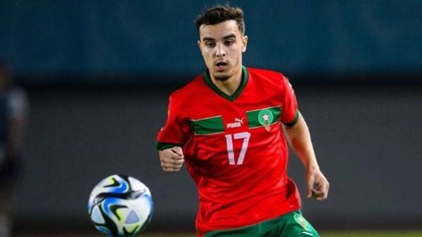 فيفا يفرض إيقاف قيد على الزمالك بسبب أزمة 200 ألف دولار في صفقة عبد الحميد معالي.