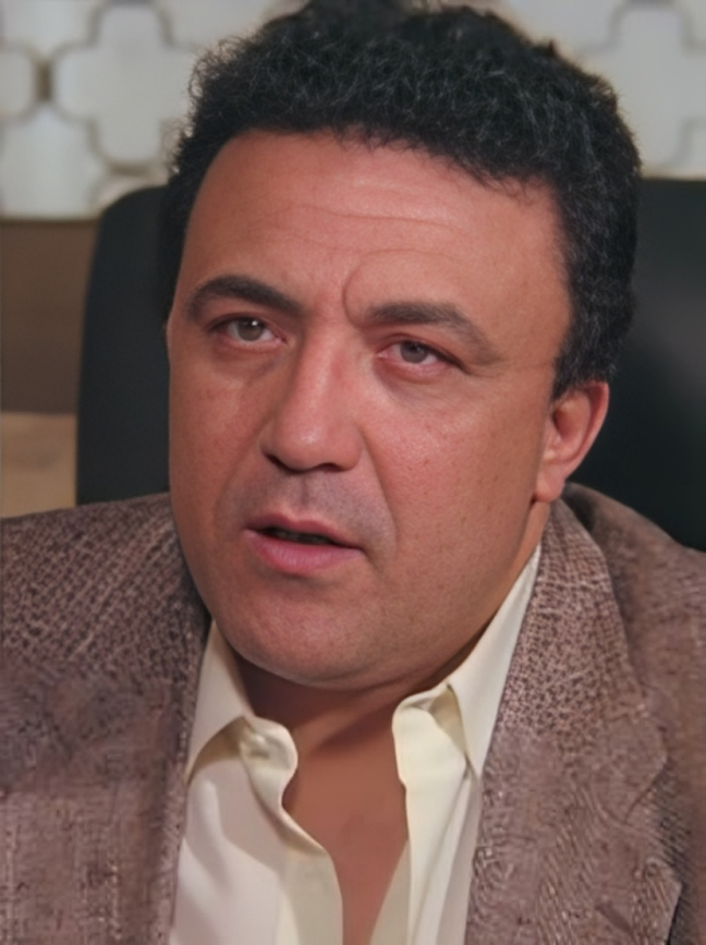 جنازة الفنان عماد محرم بمسجد الشرطة بحضور زوجته وعدد من الفنانين