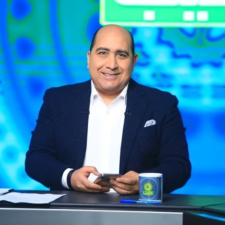 عمر الساعي لاعب الأهلي الشاب خلال التدريبات الجماعية مع الفريق الأول
