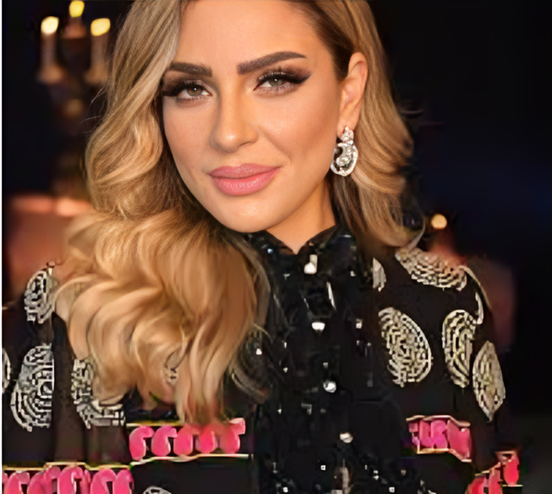 ريم البارودي بإطلالة صيفية وتصرّحات مؤثرة عن غيابها الفني.