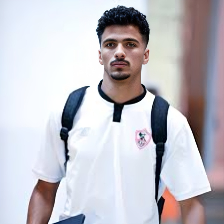حسام عبد المجيد بقميص الزمالك أثناء التدريب
