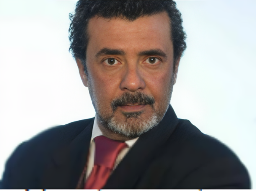الفنان شريف خير الله أثناء حديثه عن قلة الأعمال
