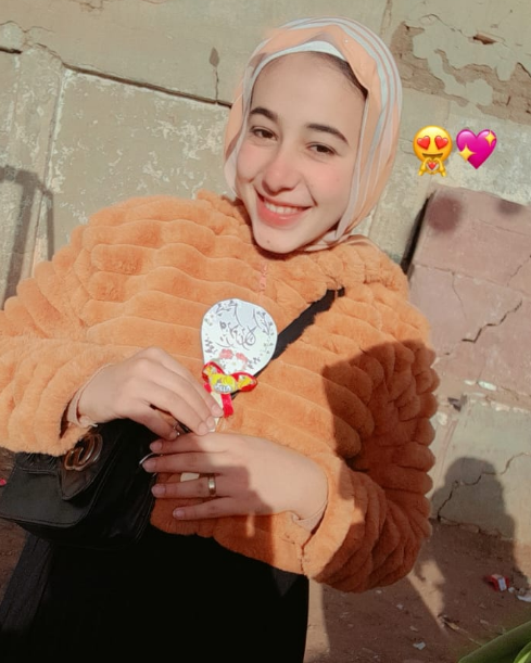 صورة من جنازة جماعية لطالبات الشهادة الإعدادية ضحايا حادث الطريق الإقليمي بالمنوفية.