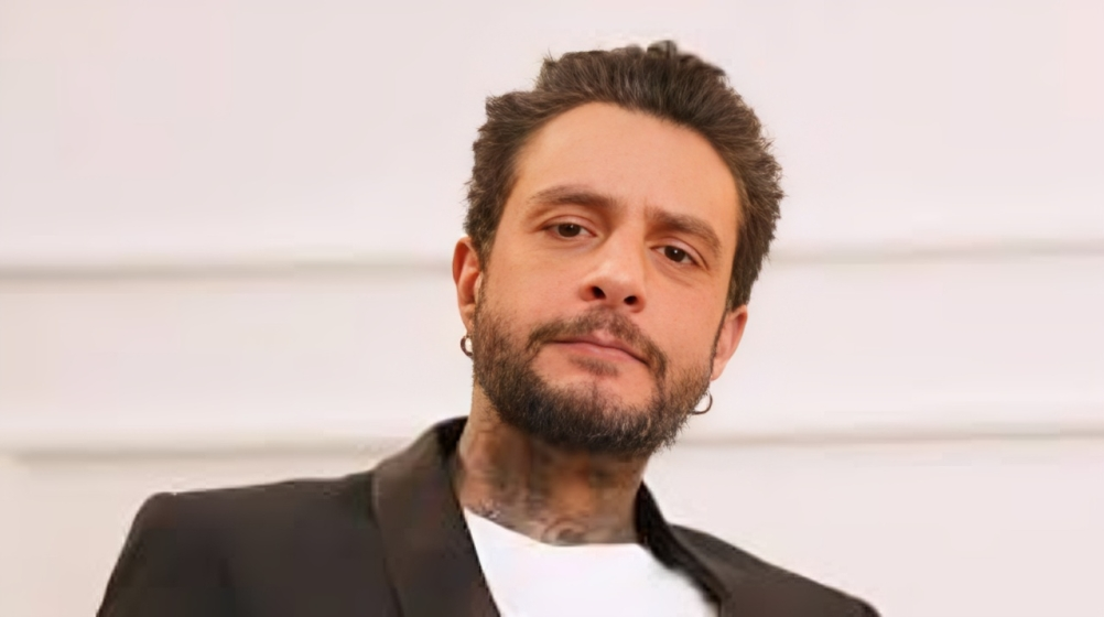 أحمد الفيشاوي يتحدث عن الإخراج والراب في بودكاست مع عباس أبو الحسن