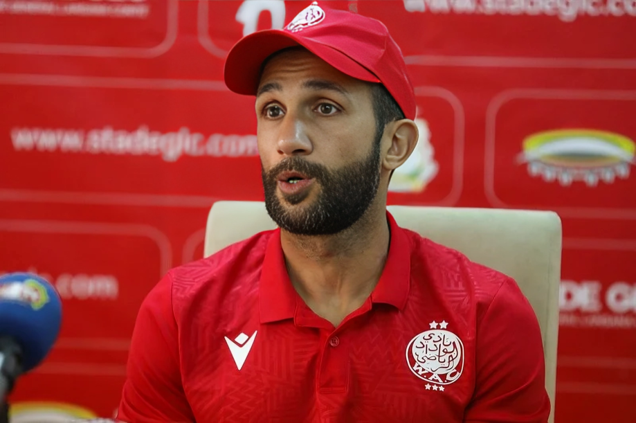 عادل رمزي مدرب كرة قدم.