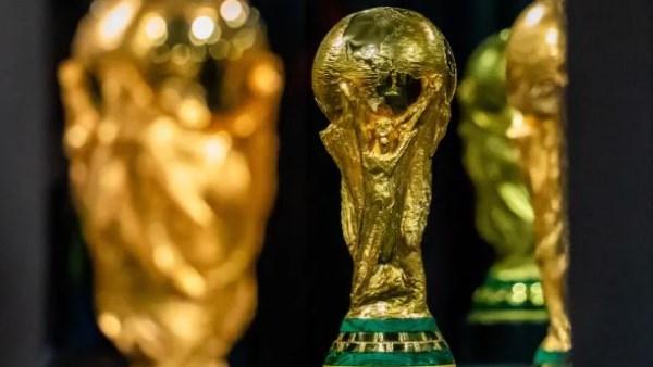 أساطير كرة القدم الذين لم يفوزوا بكأس العالم