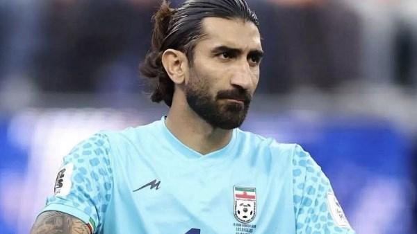 حارس منتخب إيران علي رضا بيرانفاند خلال تألقه في كأس العالم بعد رحلة كفاح من رعي الأغنام إلى النجومية العالمية