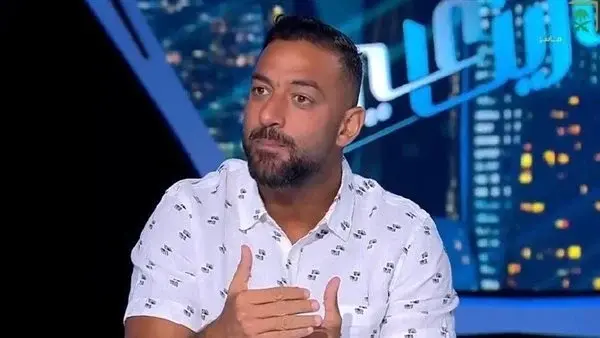 أحمد حسام ميدو أثناء تلقيه الرعاية الطبية بعد وعكة صحية مفاجئة وسط دعم جماهيري واسع في الوسط الرياضي