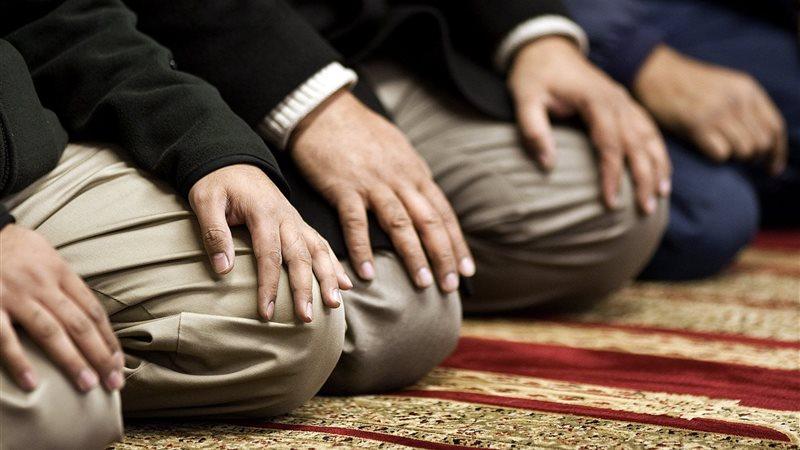 فضل صلاة الجماعة وزيادة الثواب بكثرة عدد المصلين