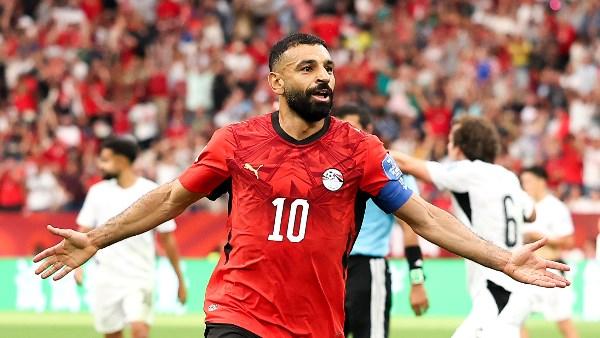 خالد الدرندلي مع محمد صلاح داخل معسكر منتخب مصر في كأس العالم 2026 أثناء الاستعداد للمباريات