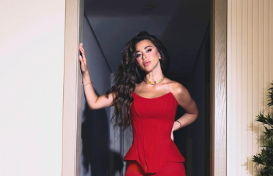 يارا السكري بإطلالة حمراء أنيقة على إنستجرام