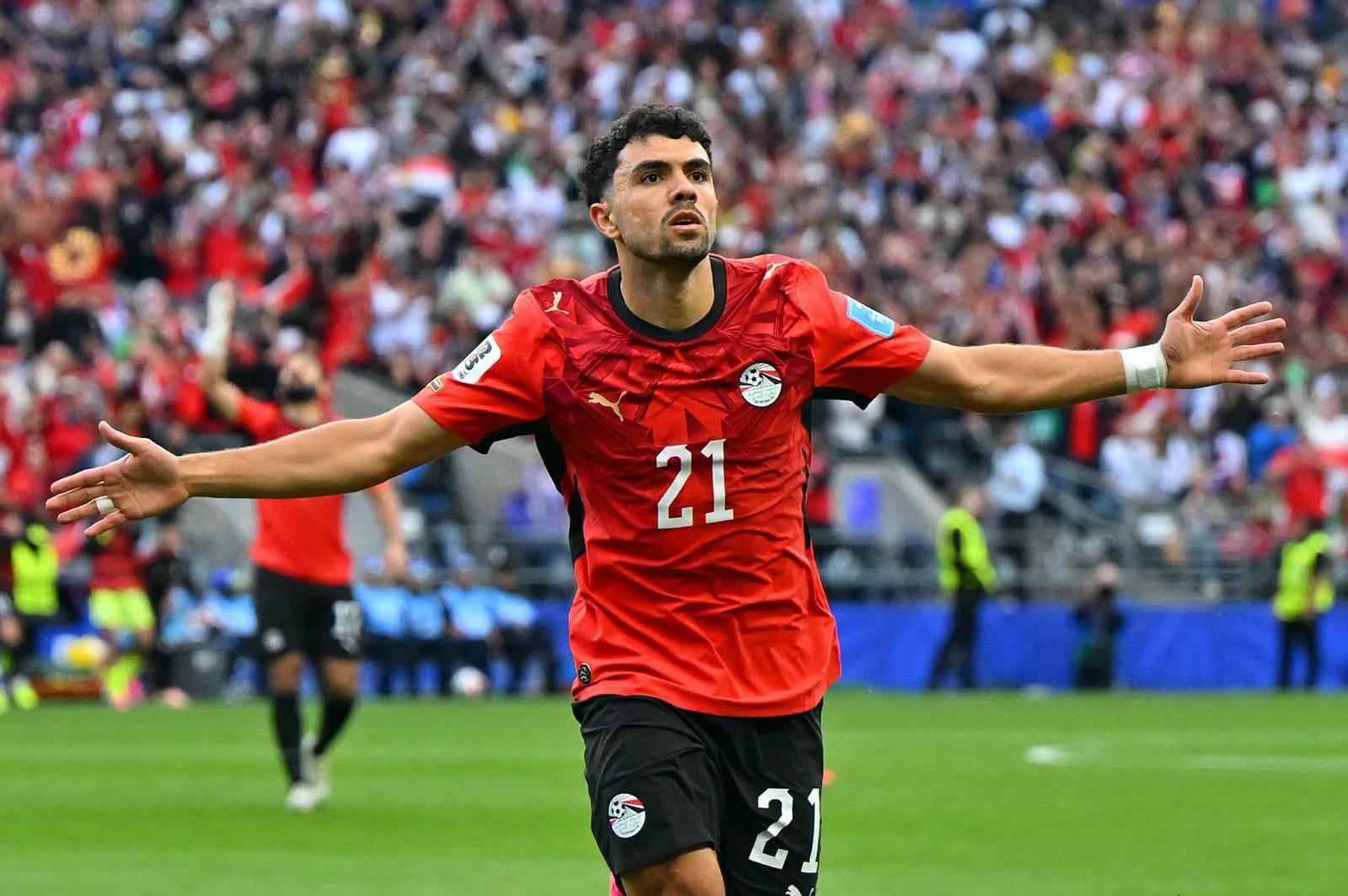 احتفال محمود صابر بهدف منتخب مصر الأول أمام إيران في مباراة كأس العالم 2026 وسط فرحة لاعبي الفراعنة.