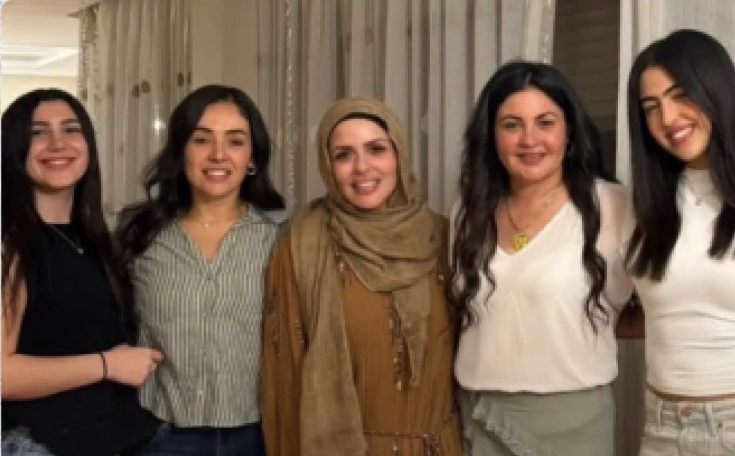 مها الصغير بالحجاب خلال احتفالها بعيد ميلادها