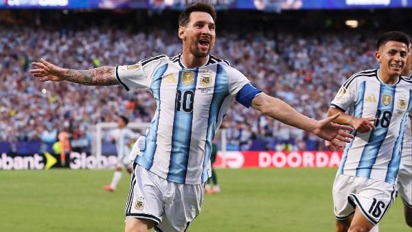 ليونيل ميسي يتصدر ترتيب هدافي كأس العالم 2026 وسط منافسة قوية من مبابي وهالاند وفينيسيوس.