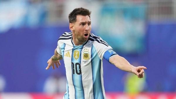 ليونيل ميسي يحتفل بتصدره ترتيب هدافي كأس العالم 2026 بعد الجولة الأولى من دور المجموعات